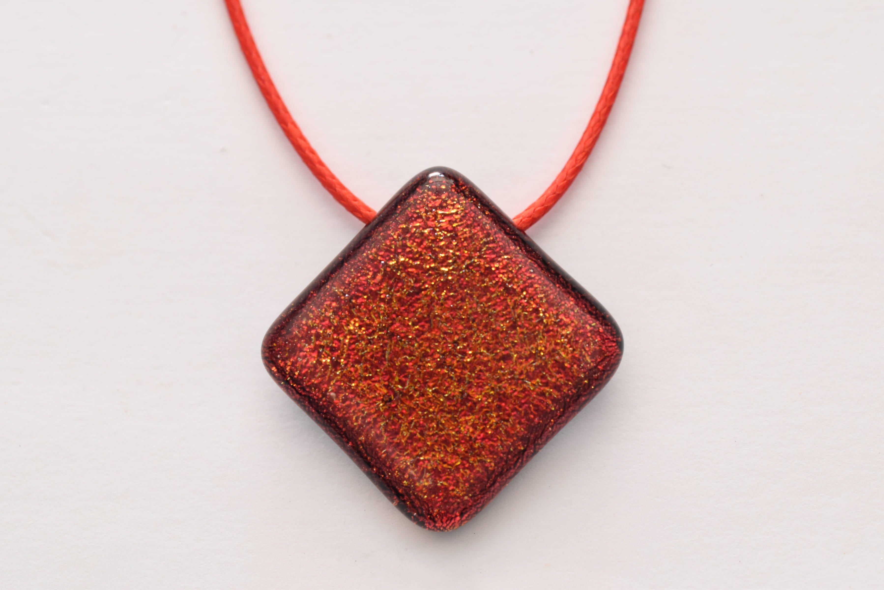 Kézzel készült üveg medál