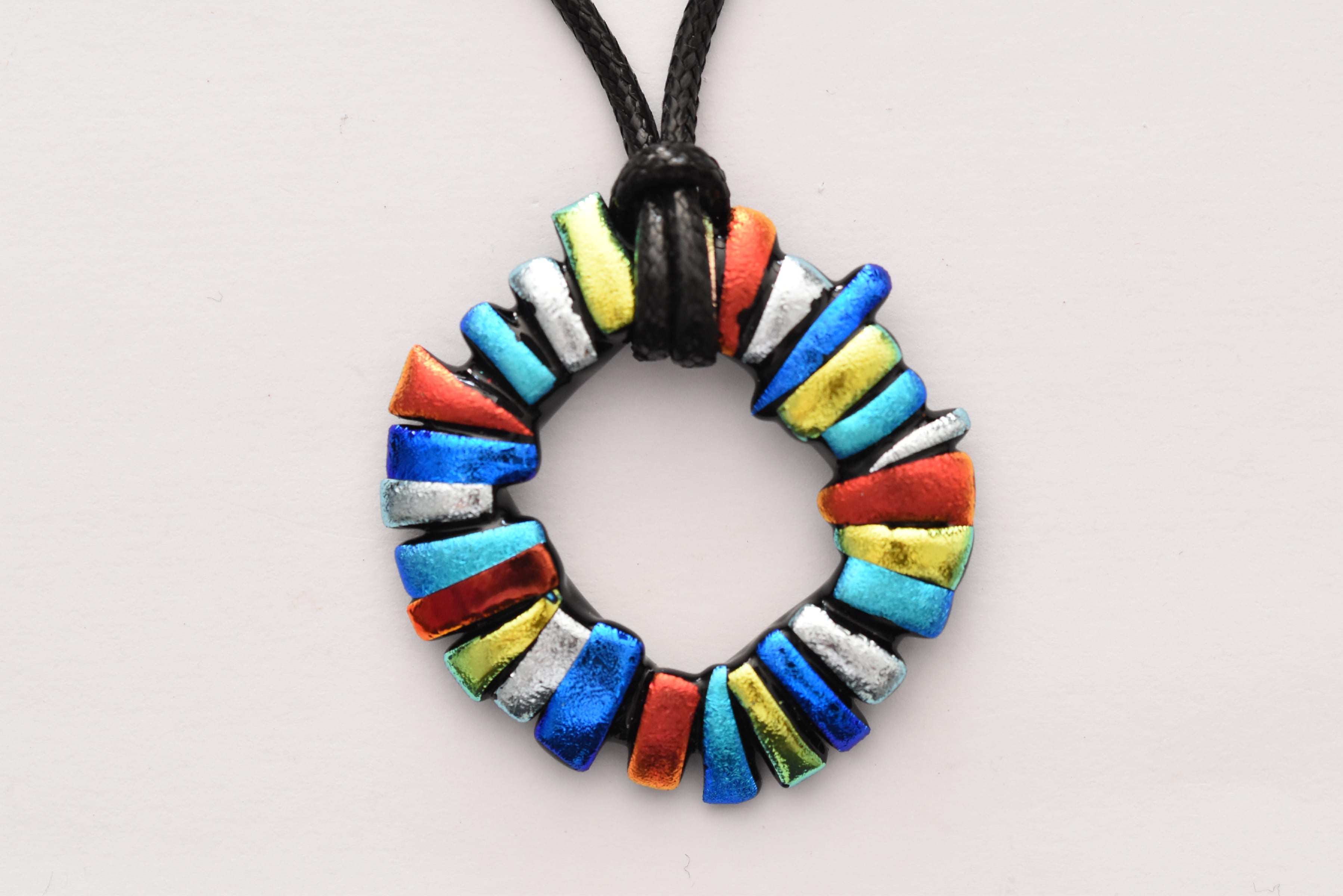 Kézzel készült üveg medál