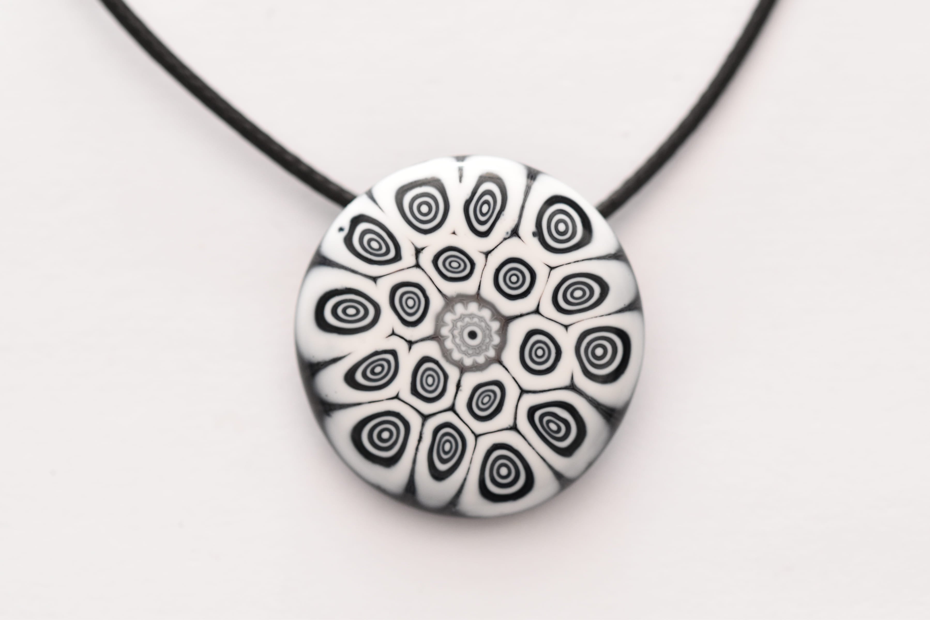 Kézzel készült üveg medál