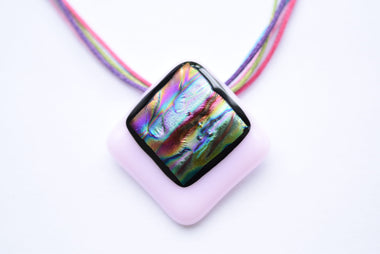 Kézzel készült üveg medál