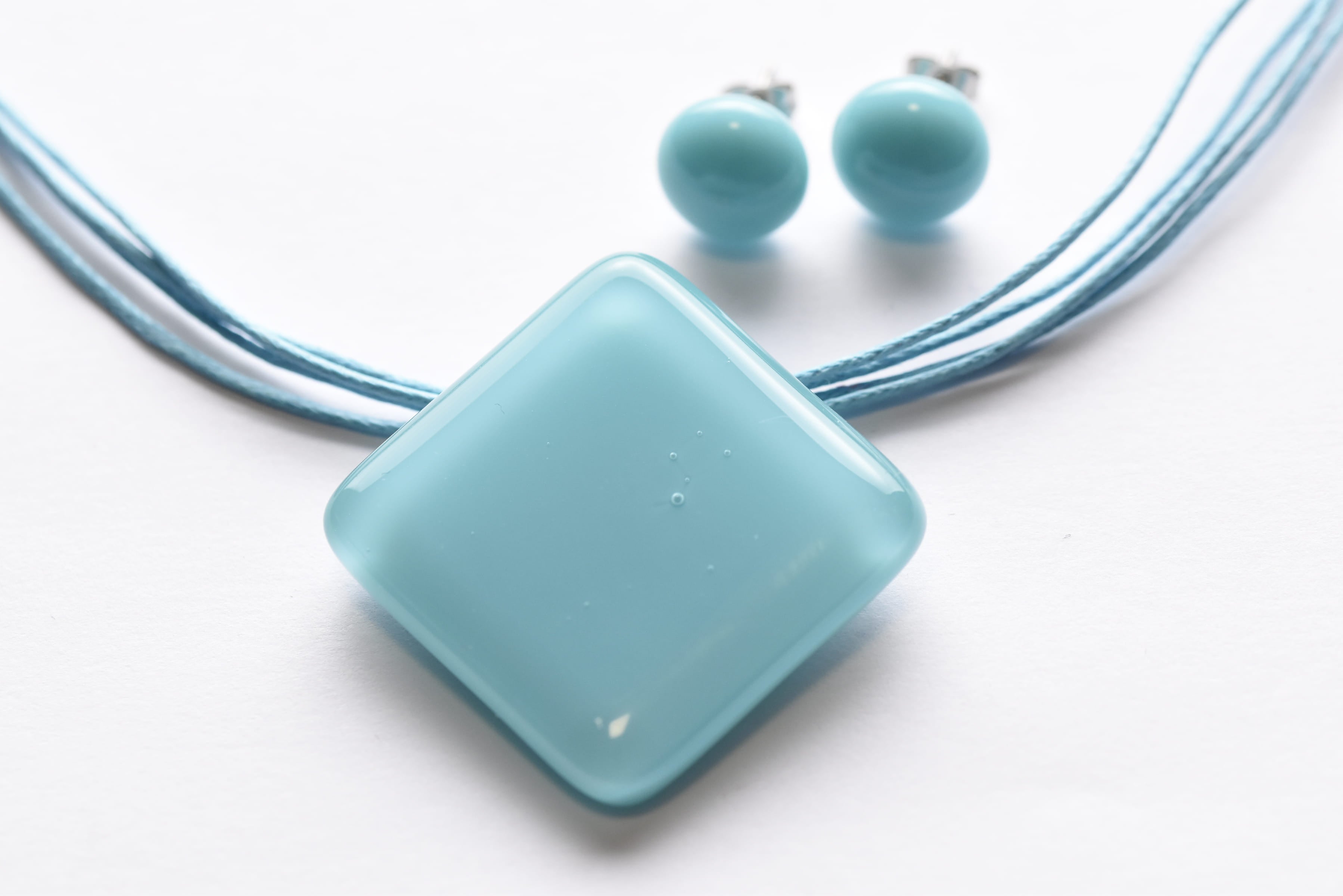 Kézzel készült üvegékszer szett