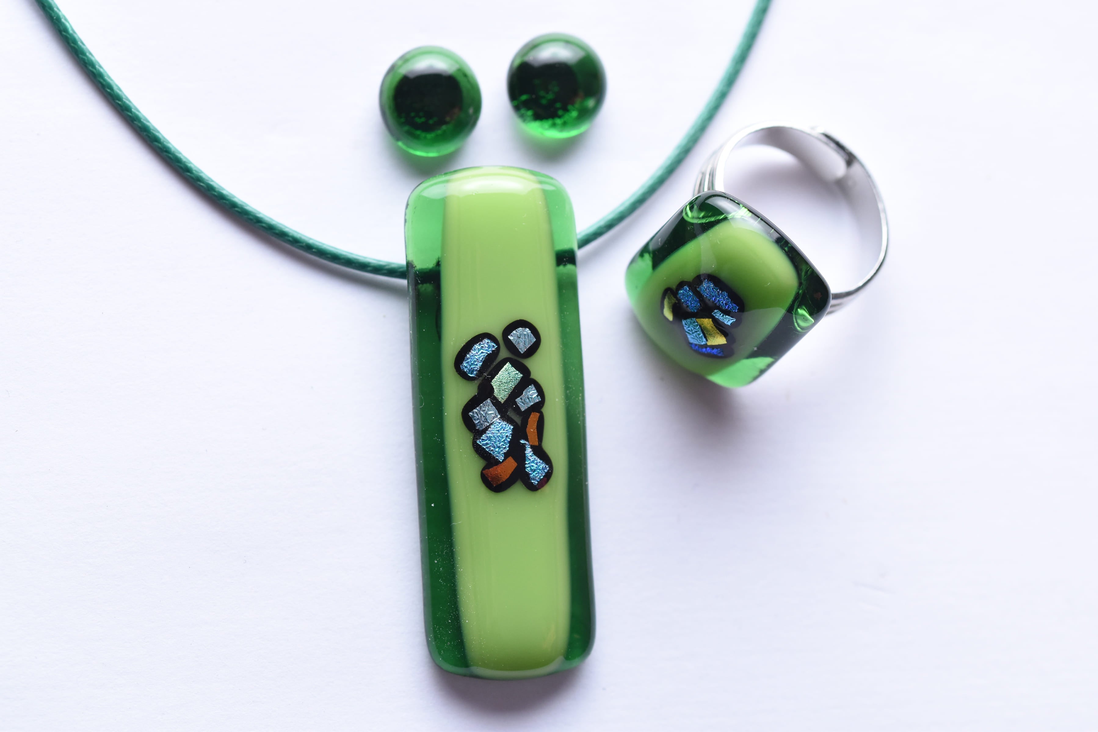 Kézzel készített üvegékszer szett