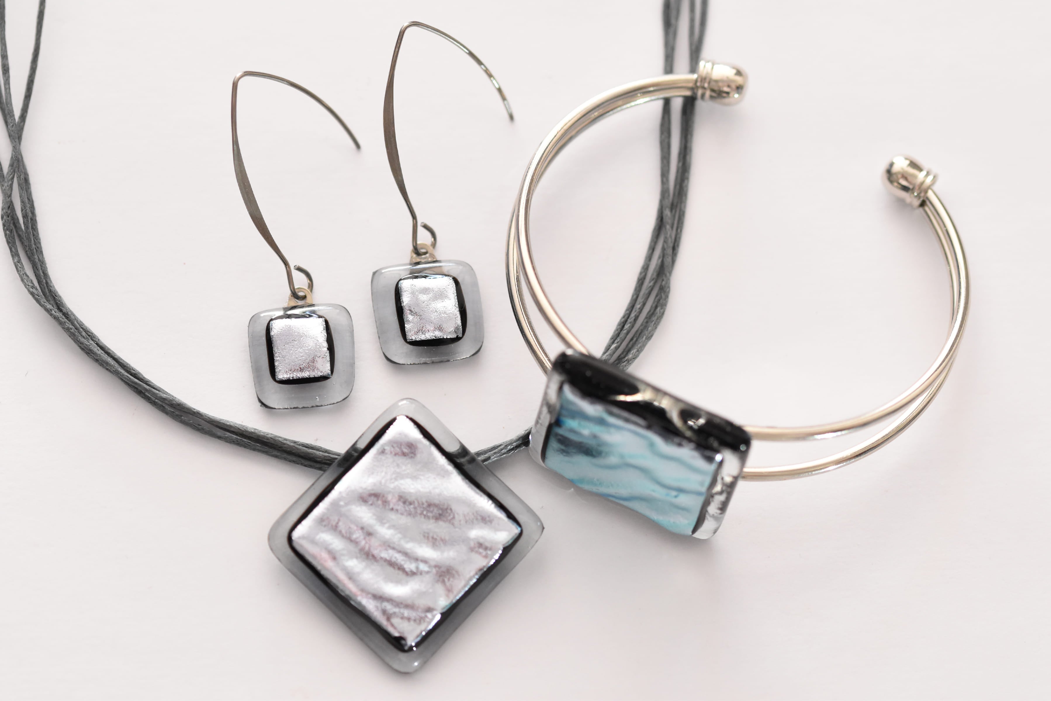 Kézzel készült üvegékszer szett